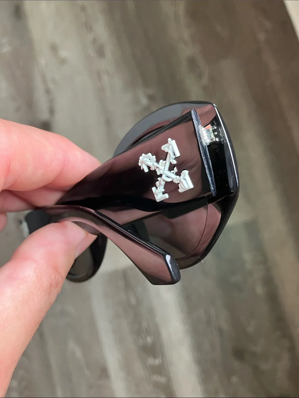 OFF-WHITE X SUNGLASS HUT Sunglasses
